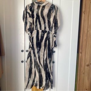 H&M dress Size 2    NWT